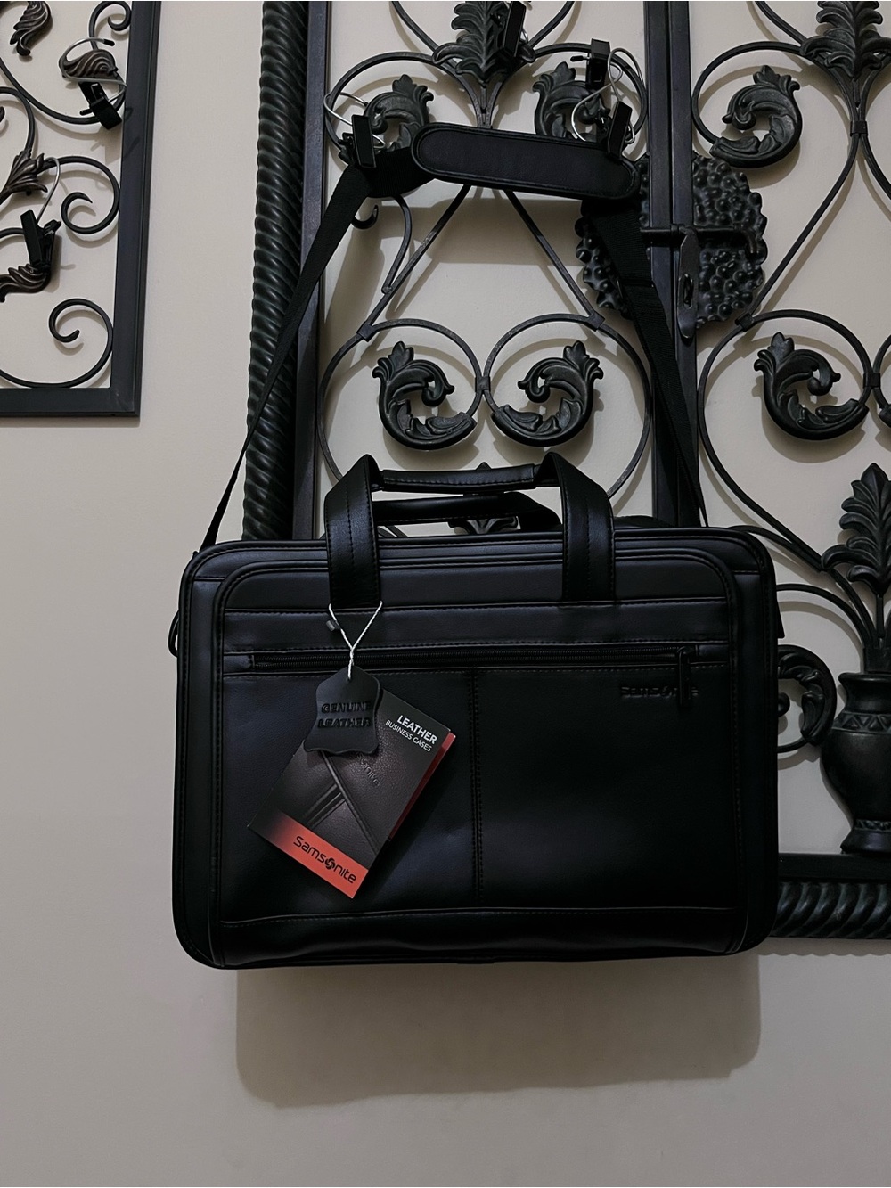 Samsonite
Expandable
Business/Genuine Leather Case
Unisex - Picture 10 of 11